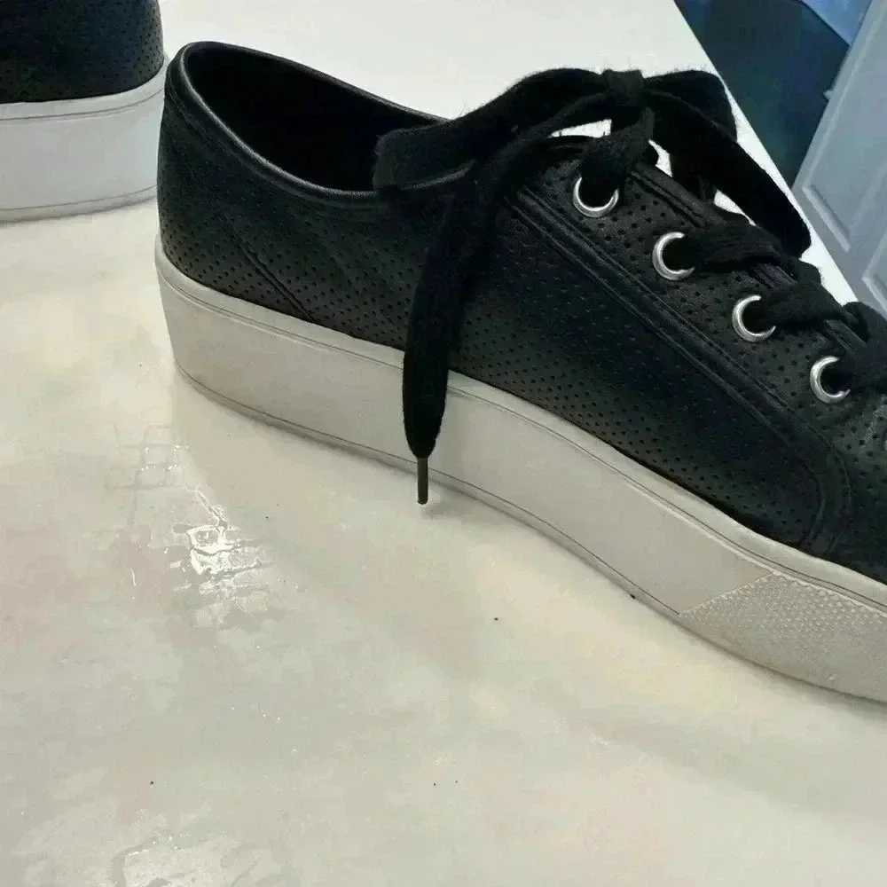 Steve Madden women’s sneakers black leather w/ white chunky soles size 8.5